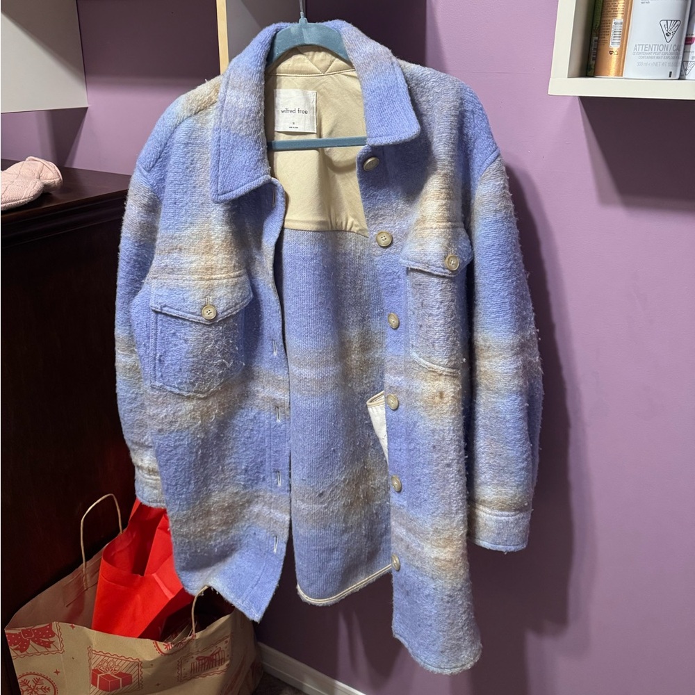 Aritzia shacket size medium